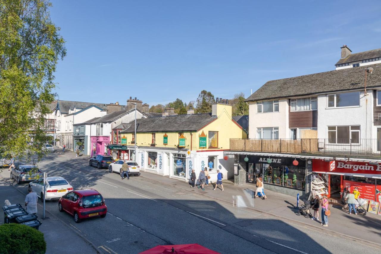 Luxury 2 Bed Room Lake View Apt Bowness Parking Exteriör bild